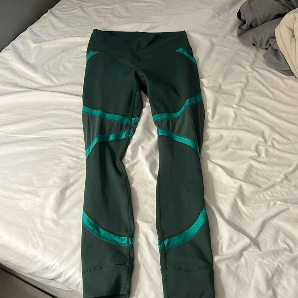Green Fabletics Leggings